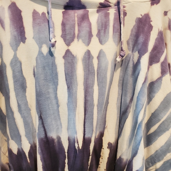 *NWT* YFB Tie Dye Hoodie - Picture 5 of 7